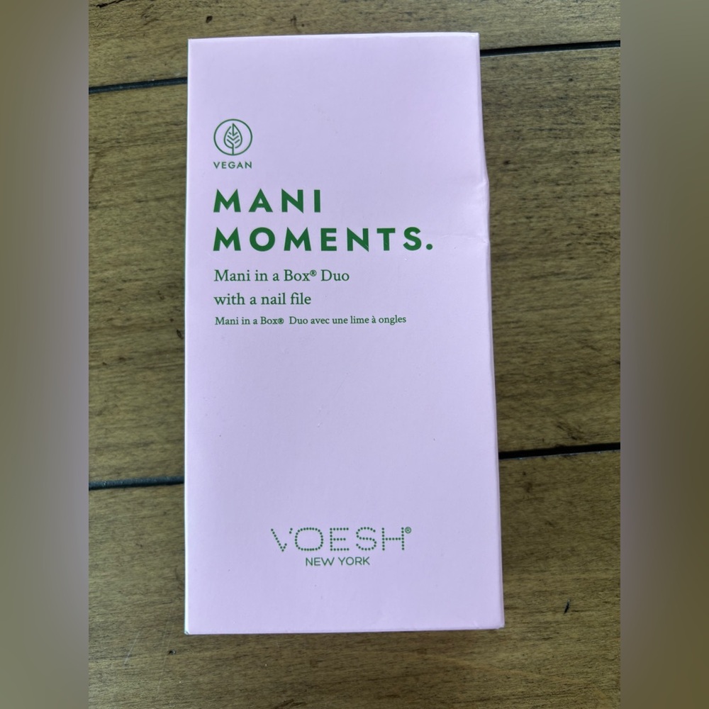 NIB VOESH Mani Moments, Mani in a Box Duo with Nail File